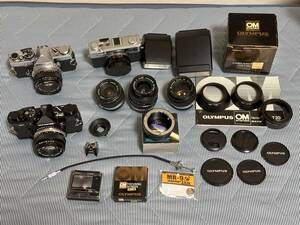 フィルムカメラ オリンパス OLYMPUS OM-2n ２台 他おまけ多数（中古）