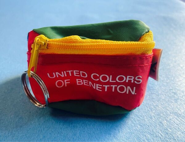 【新品】ベネトン　コインケース　ベネトン独自のカラフルな色使いのコインケースです。