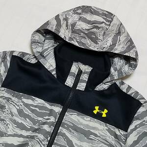 【中綿入り】◎ UNDER ARMOUR アンダーアーマー/ 長袖 ワンポイントロゴ 中綿入り カモフラ柄 フーデット ジャケット　SIZE： M　グレー