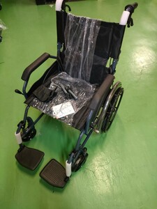 0601//2203 Round World　車椅子 車椅子 軽量車椅子 コンパクト 軽量 折り畳み車いす　訳あり品 ※同梱不可