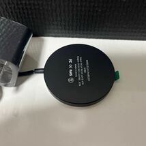 601i0803 マグネット式 ワイヤレス充電器 最大15W 出力 - 超薄型 Mag-Safe充電器 ブラック_画像5