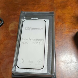 601h0516　【1枚が3枚に匹敵 ・一体式防塵設計】OAproda ガラスフィルム iPhone 15用 全面保護 硬度が9Hを超え 強化黒縁 