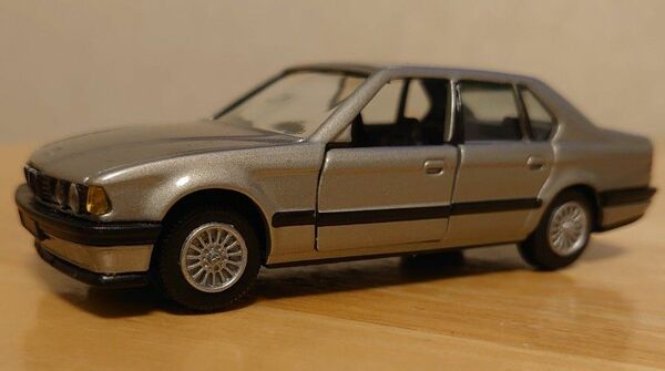 【希少】GAMA1/43BMW 735i (E32) シルバー 旧西ドイツ製