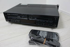 TASCAM　タスカム　業務用CDプレーヤー MDレコーダー　MD-CD1B