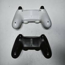 PS4 DUALSHOCK4 純正 ワイヤレスコントローラー ブラック、 ホワイト 2台_画像2