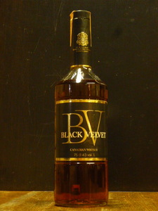 [BLACK VELVET]~BV~ 1971 год бумага .(53 год прошлое ) черный * bell спальное место CANADIAN WHISKY 4/5QUART 75cl 43% кукуруза &laiBV-1971-1234-A