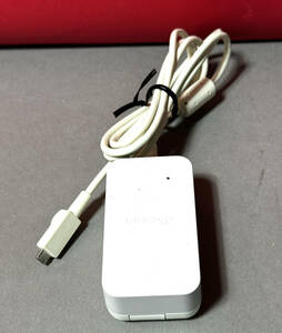 *. Fujitsu AC adapter IN/AC100-240V 50/60Hz 0.4A