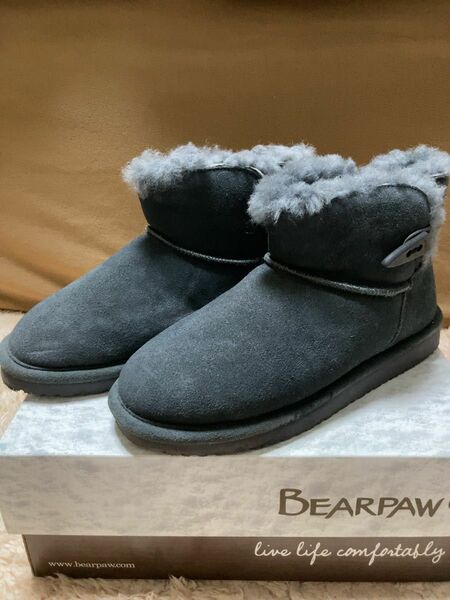 ベアパウ　ムートンブーツ　BEAR PAW Jonnie