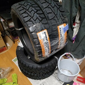 トーヨータイヤ　オープンカントリー165/60R15 77Q　ホワイトレター