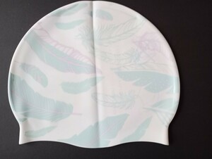 【プールに映える！】スイムキャップ花柄《パステルリーフ》swimming cap　柔らかシリコン素材　スモーキーホワイト