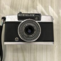 ▲現状品 シャッター切れます シャッターにヒビあり 赤ベロ OLYMPUS PEN ペン EE-3 コンパクト フィルムカメラ D.Zuiko 1:3.5 f=28mm _画像2