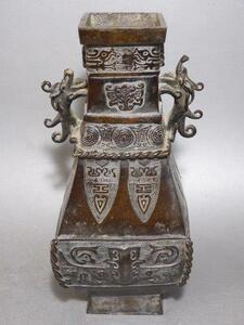 時代　古銅 饕餮文双耳花入 花器 花瓶 祭器 　青銅 中国美術 唐物