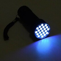 紫外線ライト LED 395nm UVライト ブラックライト 片手 サイズ 小型 ジェルネイル レジン 硬化 汚れ確認 エギング ケイムラ 蓄光 ルアー_画像6