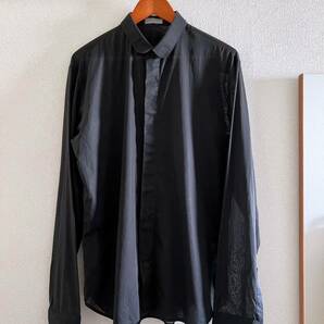 【Dior Homme 08aw Kris期 ブラック シアーシャツ】ディオールオム メンズ ラウンドカラー 丸襟 比翼 ロゴ刺繍 黒 イタリア製 41の画像2