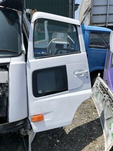 2x122m 日産 UD トラックス クオン QKG-CG5ZA ドア 左 助手席側