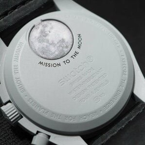 ◆超美品 人気シリーズ◆ OMEGA×swatch S033M100 MISSION TO MARS ミッショントゥムーンQZ クロノグラフ 保 箱 メンズ 腕時計 「23134」の画像7