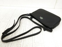 LACOSTE ラコステ◆PVC カーフ レザー 本革◆ショルダー バッグ◆ブラック◆未使用品◆ロゴ型押し◆斜め掛け◆N7427_画像2