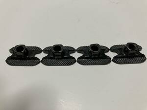 中古品　BURTON　M6　CHANNEL　INSERTS　バートン　チャネル　インサート　ビス　４個セット　スライダー金具　レール金具　メス　ビス