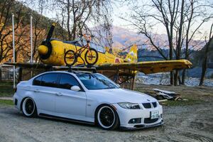 BMW E90 E91 E92 キャリア　スーリー　純正　THULE