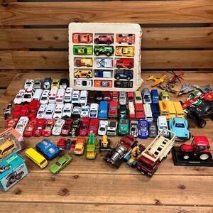 【ミニカーまとめ100台】YONEZAWA TOYS トミカ など　ヴィンテージものアリ　大量 車 パトカー 作業車　バス 飛行機など/※ジャンク