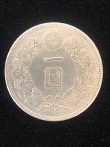 ★ 古銭 銀貨 ★　新1円銀貨 　古銭 明治24年　菊紋 貨幣 竜 大型銀貨