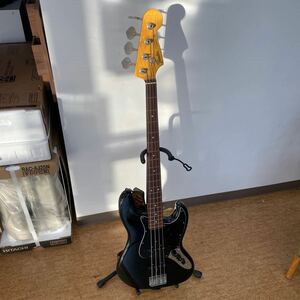 UTT132 Fender/フェンダー Jazz Bass 【contour body】 P056003 ケース付き