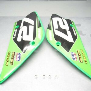 E3R5-1227 カワサキ KX85-Ⅱ ラージ サイドカバー カウル 純正品 【KX085B-012*** 2005年式 動画有】の画像2