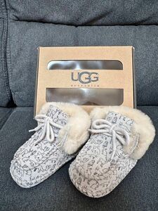 UGG 新生児用 冬用ブーツ