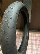 中古MCタイヤ 2022年製造 BRIDGESTONE BATTLAX RACING R11 MEDIUM 110/70R17 ブリヂストン バトラックス レーシング 110 70 17 4222 K4551_画像4