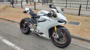 低走行 ドゥカティ パニガーレ 1199S カスタム多数 フルパワー 希少ホワイト DUCATI Panigale 