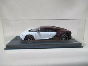1/18 ミニカー MR Collection ブガッティ シロン Bugatti Chiron (レッドカーボン/グレイシアホワイト)