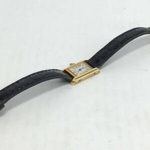 動作品 Cartier 腕時計 ミニタンク 1360 クォーツ 18K 18金 イエローゴールド 白文字盤 2針 黒ベルト レディース カルティエ の画像6