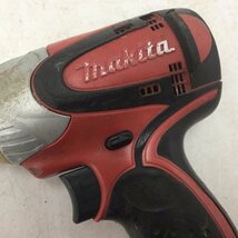 makita 14.4V 3.0Ah専用 充電式インパクトドライバ 赤 本体のみ 正常動作せず パワー極弱 ビットチャック破損 TD131D 中古 ジャンク品_画像4