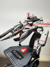 ハセガワ　超時空要塞マクロス 1/72 VF-１J 組立塗装済完成品_画像3