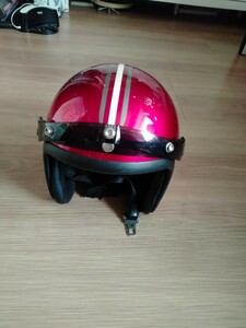 ジェットヘルメット赤　内装脱着　清潔　M-Lサイズ　目深加工