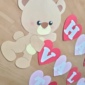 バレンタイン 壁面飾り 2月 保育園 幼稚園 施設 くまさん テディベア 画用紙 ハンドメイド 病院