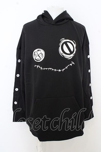 【SALE】NieR Clothing パーカー.BLACK SLEEVE BUTTON HOODIE /ブラック/F O-23-08-09-023-Ni-to-IG-ZT408