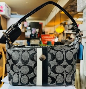 COACH コーチ ポーチ レディース シグネチャー PVC グレー/ブラック ストラップ付き ミニバッグ 綺麗です