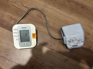 OMRON オムロン 自動血圧計 HEM-7200 上腕式