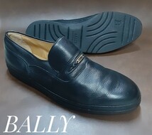 最値!定10万!スイス製!名作プレミアムシリーズ!ゴールドプレートモデル!BALLY【バリー】カウレザー 大人のスリッポン ローファー!黒 25.5_画像1