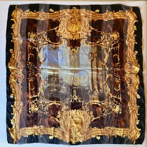 ジャンフランコフェレ　スカーフ　シルク　黒×金　約86×85cm