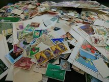 0105F50 外国切手　日本切手　切手趣味週間　モンゴル　アメリカ　郵便はがき等　使用済みバラまとめ　約389ｇ_画像8