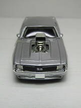 Chevy Camaro シボレー カマロ 初代 Chevrolet 1/64 GM V8 Z28 1969 アメリカンマッスル HURST HotRod BULLET BIGTIME 2007年製美品 弾丸_画像4