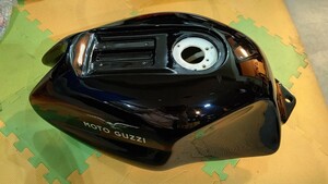モト グッツィ Moto Guzzi V11 Sport ガソリンタンク。新品未使用。