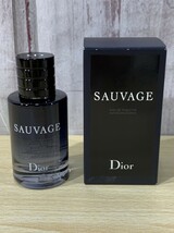 Dior　クリスチャン・ディオール　SAUVAGE　ソヴァージュ　オードゥトワレ　60ml　箱アリ　残量9割　香水　メンズ　2414C_画像1