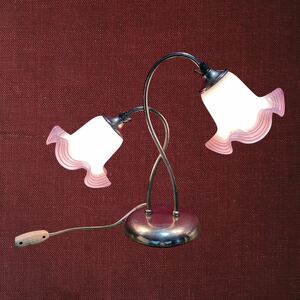 ( secondhand goods ) table lamp flower glass lighting light interior.