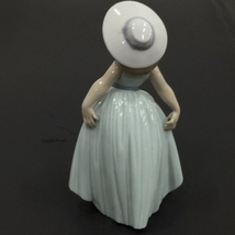リヤドロ 可愛いロシータ 少女 帽子 ワンピース フィギュリン オブジェ 高さ18㎝ 置物 陶器 インテリア小物 LLADRO_画像2