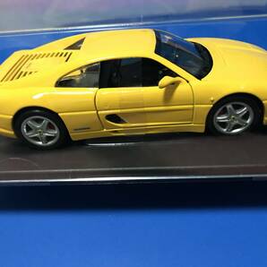 FERRARI OFFICIAL F355Berlinetta・1994 1/24 ダイキャストカー burago製F-19 の画像4