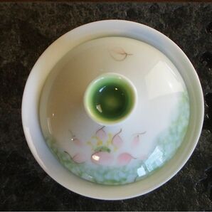 中国茶器　蓋碗　女性ぴったり　二才　手描　蓮花