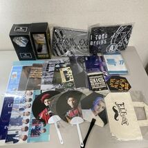 a*★中古品　韓流 SHINEE BIGBANG EXO 東方神起 2NE1 SUPERJUNOR 他 ペンライト うちわ 等 グッズセット 大量 まとめ売り K-pop★_画像2